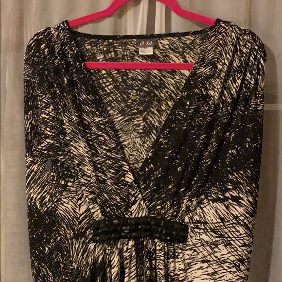 Dots Plus Size Flowy Shirt - Picture 10 of 10